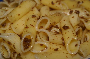 Pasta mit Olivenpesto