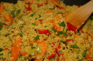 indische Quinoa-Pfanne