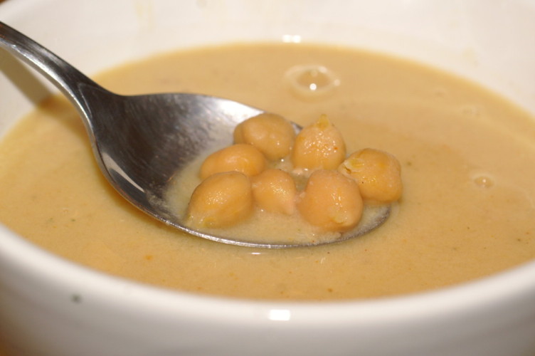 Kichererbsensuppe mit Spinat