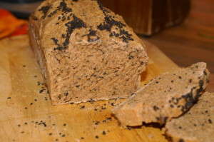 Vollkornbrot mit Schwarzem Sesam