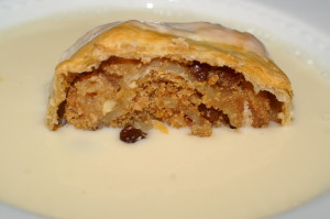 Apfel-Brösel-Strudel