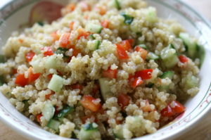 http://www.ehrlich-und-echt.com/quinoa-salat/#more-4421