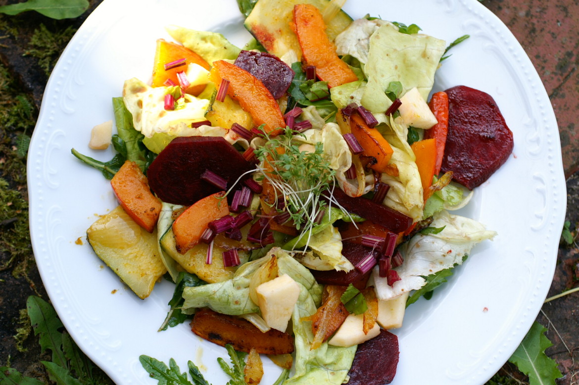 Blattsalat mit Gemüsepotpourri - Ehrlich und Echt
