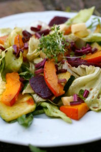 Blattsalat mit Gemüsepotpourri