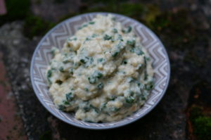 Kräuter-Frischkäse mit Cashews