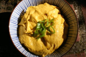 Curry-Mango-Hummus