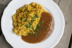 Safranreis mit Pilzsauce