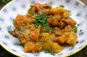 Kürbis-Curry mit Topinambur und Kartoffeln