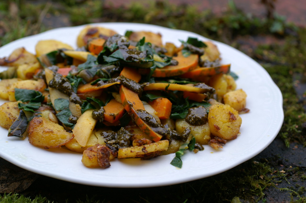 Kartoffelpfanne mit Mangold und Kürbiskernpesto - Ehrlich und Echt