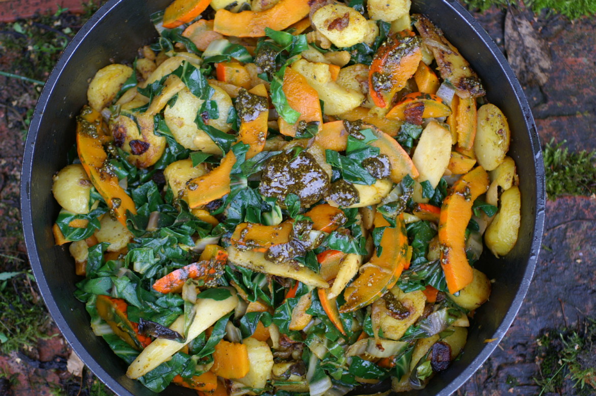 Kartoffelpfanne mit Mangold und Kürbiskernpesto - Ehrlich und Echt