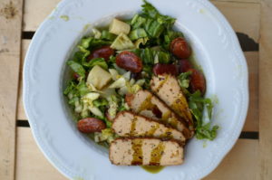 Endiviensalat mit Käferbohnen, Schwarzwurzeln und Tofu