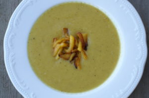 Selleriecremesuppe mit Äpfeln