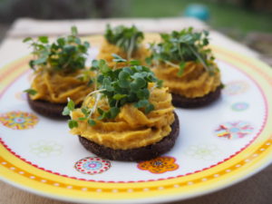 Mango Curry Pumpernickel