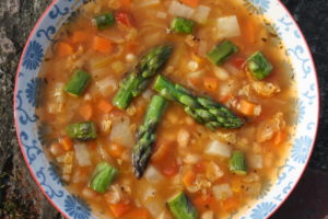 Minestrone mit Spargel