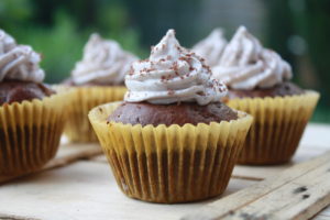 Bananen-Schoko-Muffins mit Bananenobers