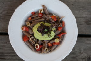 Buchweizenpenne mit Avocadocreme