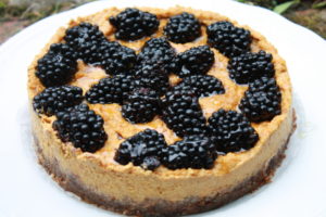 Marillen-Brombeer-Rohkosttorte