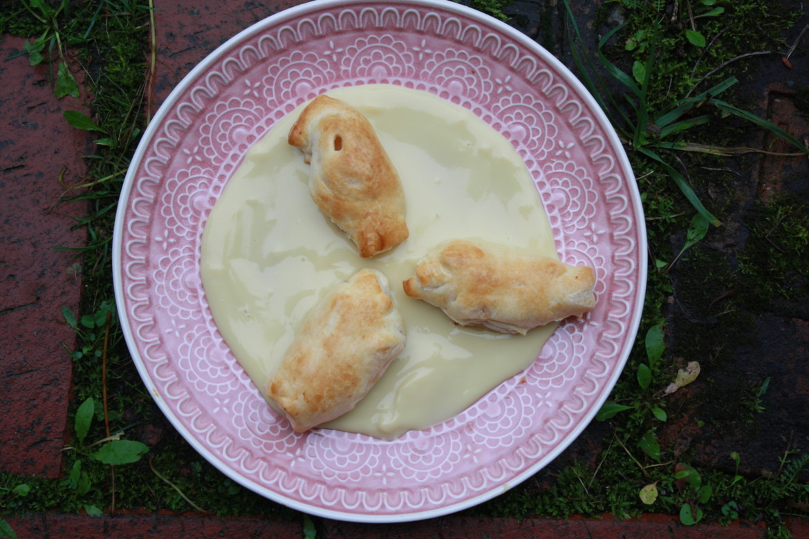 Blätterteig-Birnen mit Vanillesauce Blätterteig-Birnen mit Vanillesauce