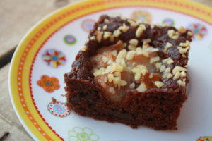schnelle Lebkuchen-Brownies mit Birnen