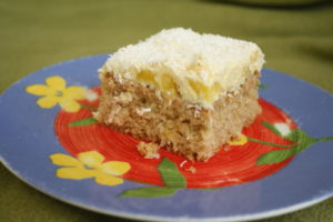 heller Kokos-Mango-Kuchen