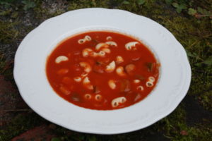 Tomatensuppe mit Nudeln