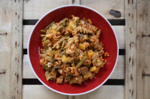 Bolognese-Eintopf mit Fisolen, Mangold und Kartoffeln