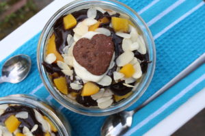 Schichtdessert mit Pfirsich a al Melba 