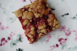 Ribiselkuchen mit Streusel