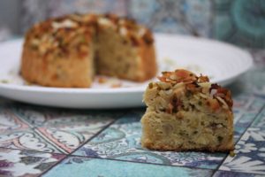 Apfel-Vanille-Kuchen mit Mandeln und Pistazien 