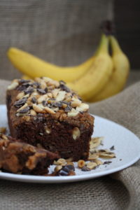 Bananenbrot mit Erdnüssen