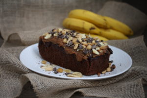 Bananenbrot mit Erdnüssen